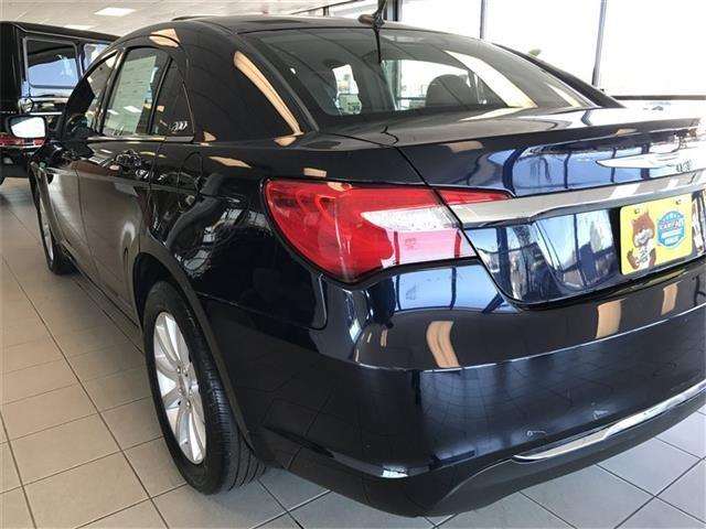 2012 Chrysler 200 Touring 4dr Sedan